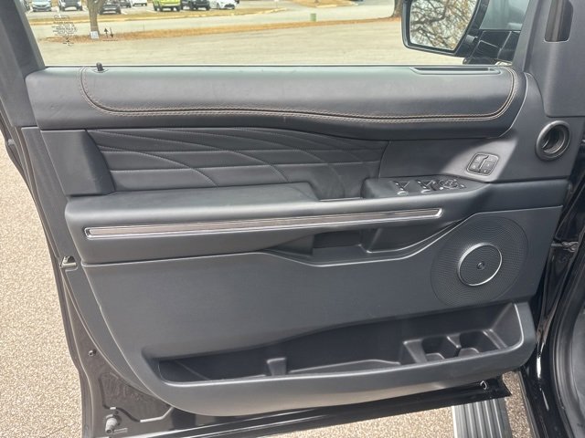 Used 2022 Ford Expedition Max Platinum image 16