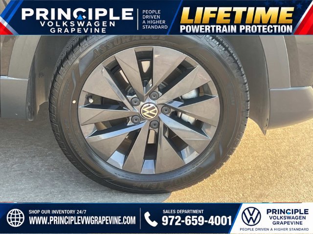 Used 2022 Volkswagen Taos S FWD image 3