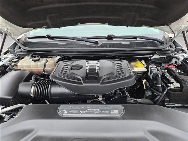 Used 2024 Jeep Wagoneer L Series II RWD image 23