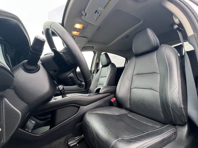 Used 2020 Honda HR-V Touring image 16