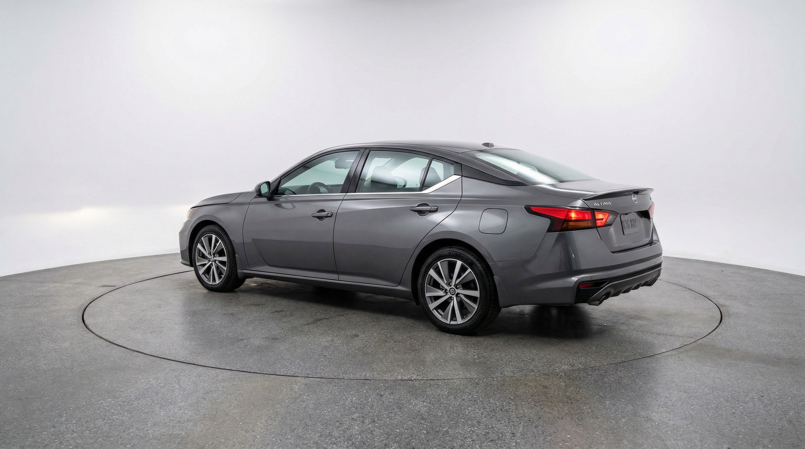 Used 2025 Nissan Altima 2.5 SV FWD image 6