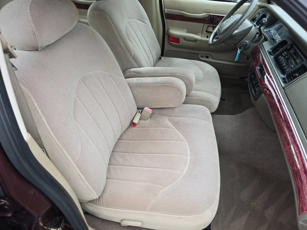 Used 2001 Mercury Grand Marquis GS image 25