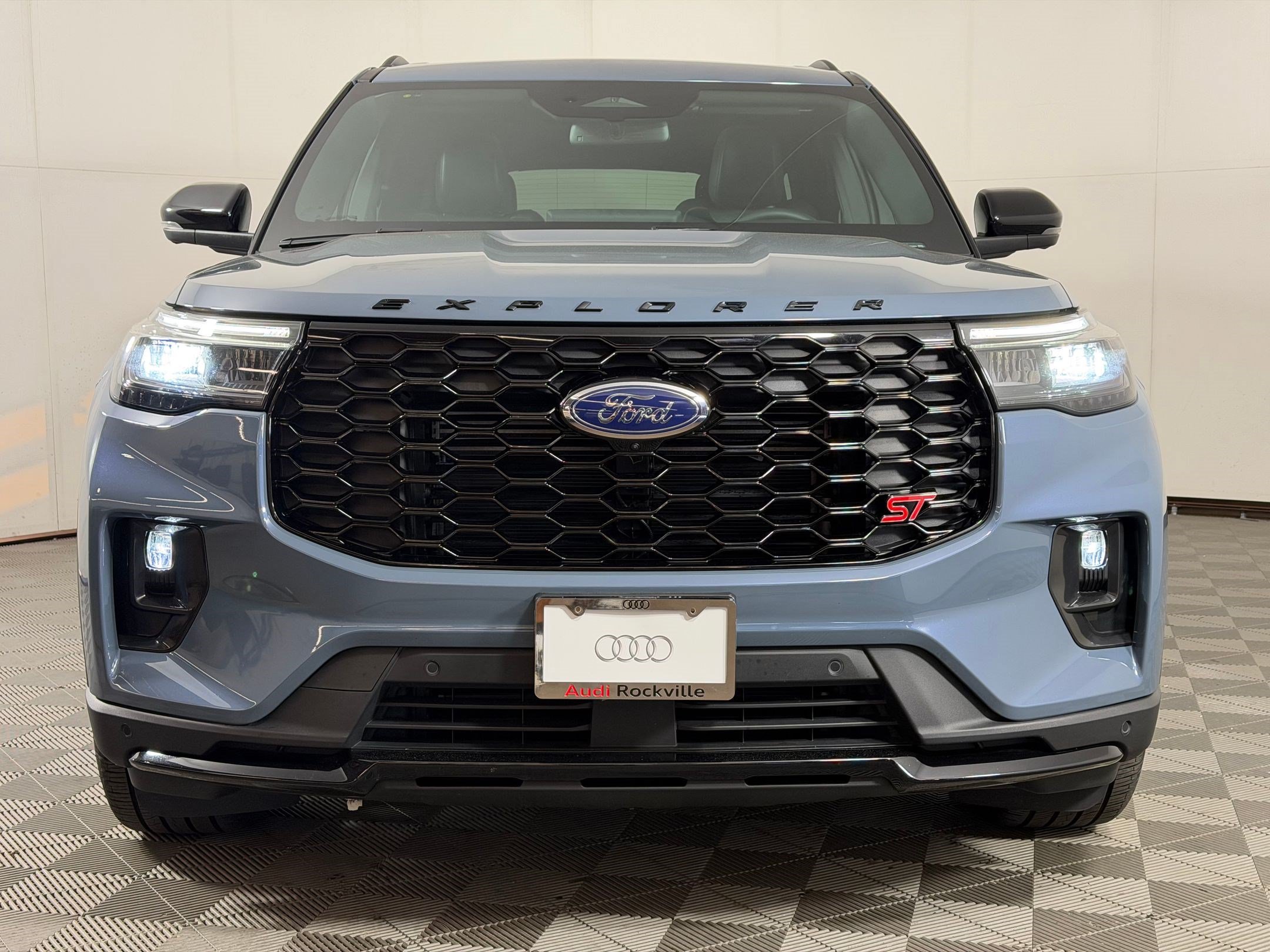 Used 2025 Ford Explorer ST w/ Sun And Sound Package AWD/4WD image 6