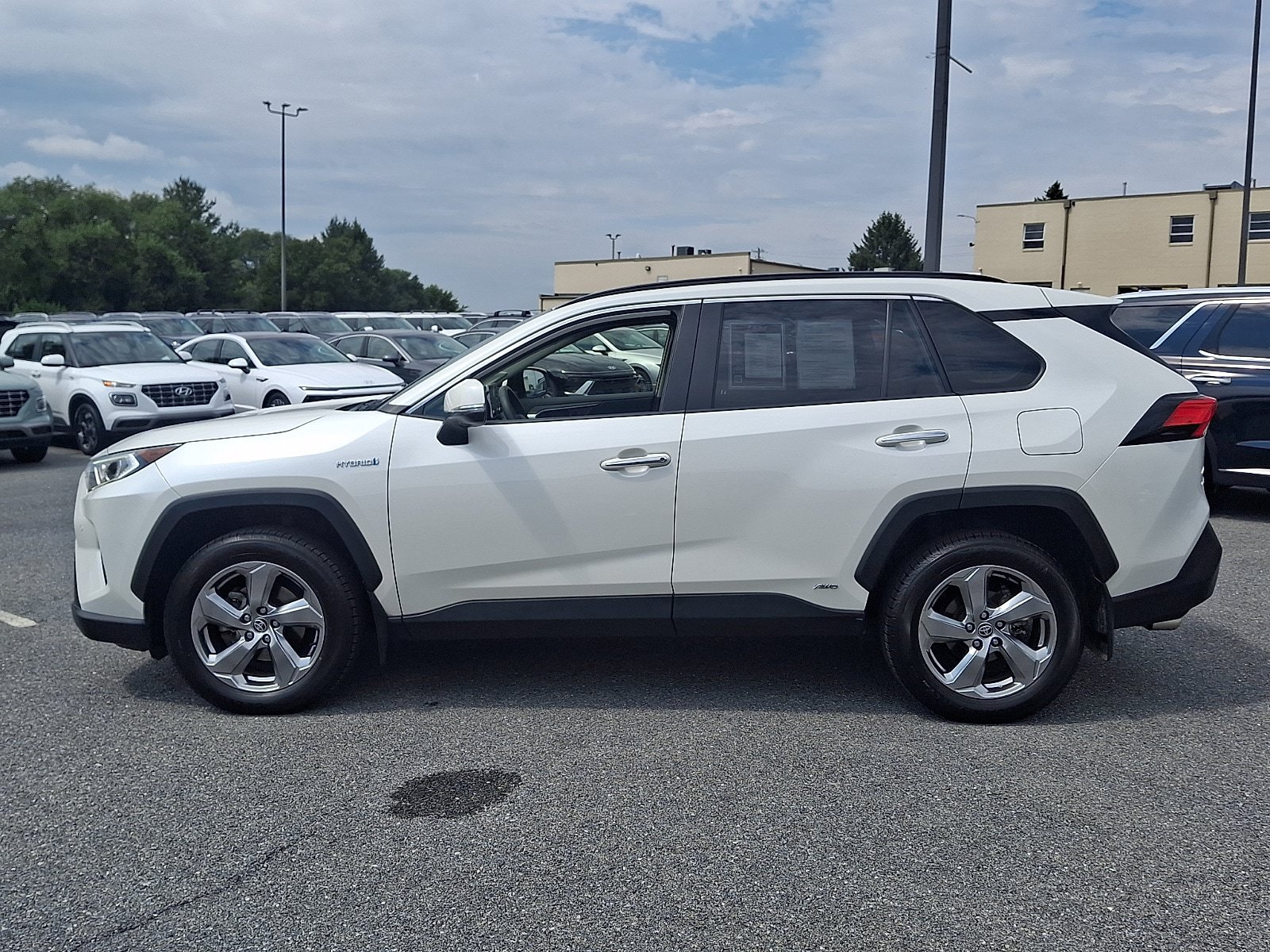 Used 2020 Toyota RAV4 Limited AWD/4WD image 8