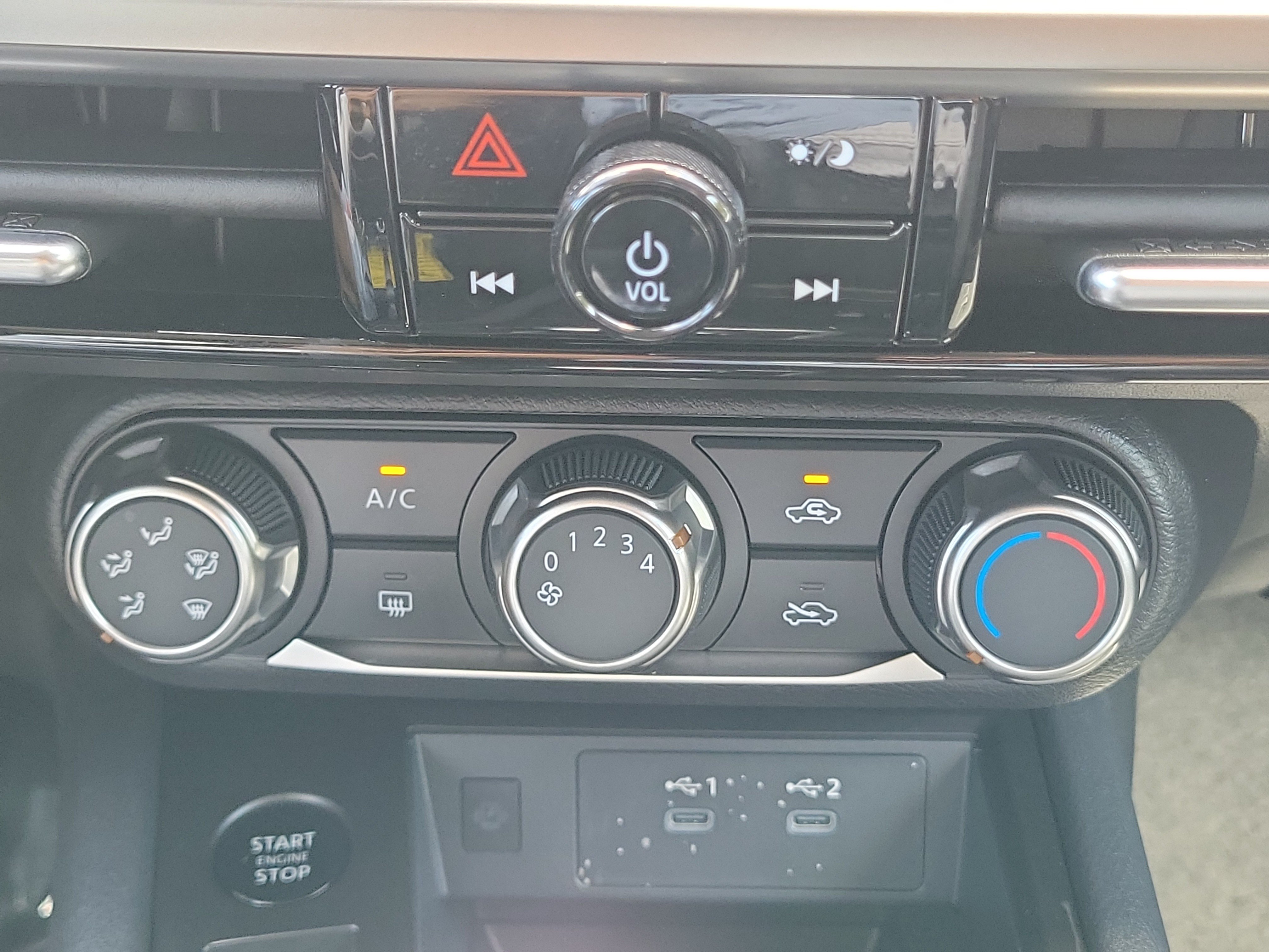 Used 2025 Nissan Kicks SV FWD image 26