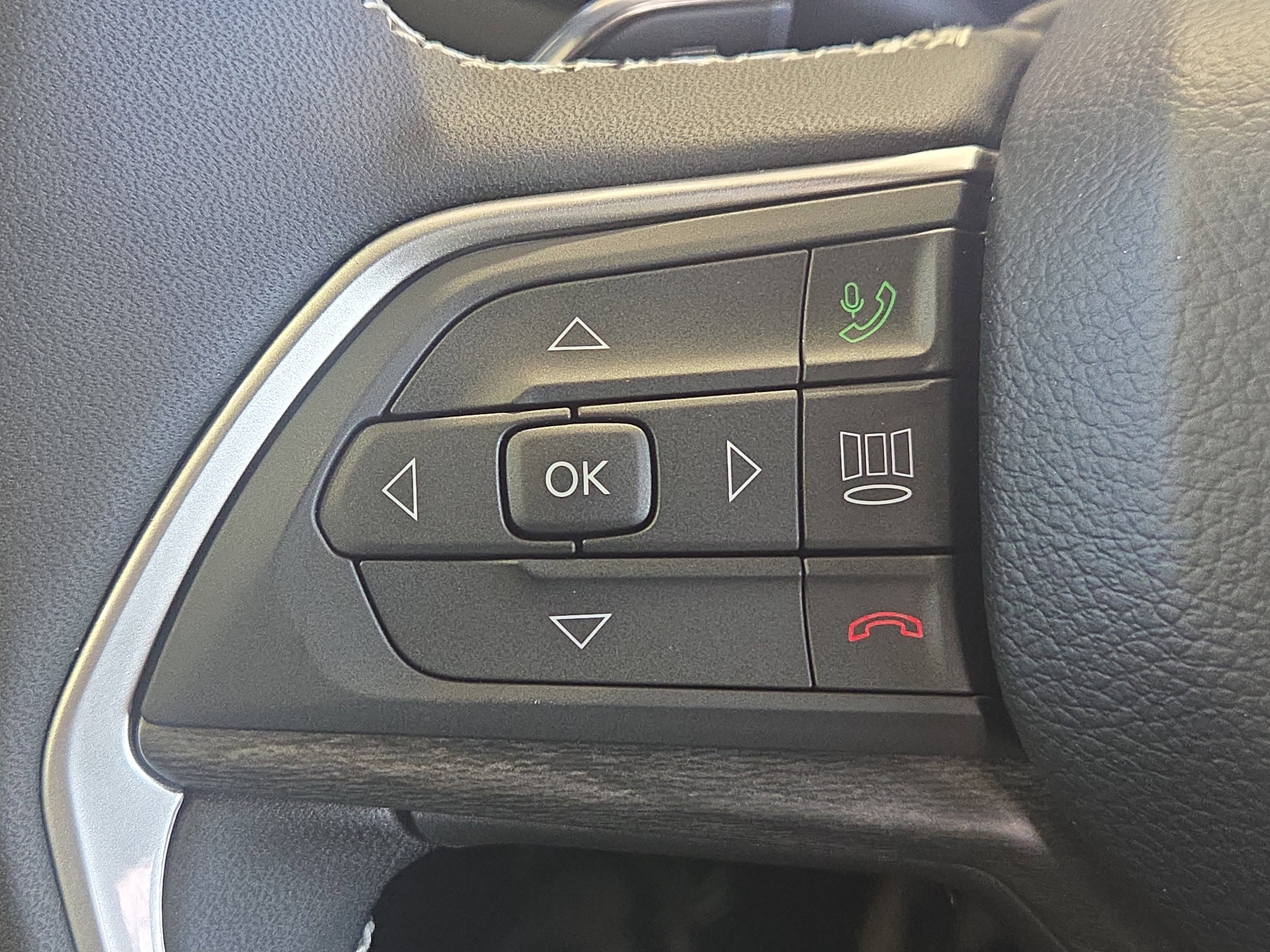 New 2025 Jeep Grand Cherokee Limited w/ Black Appearance Package image 27