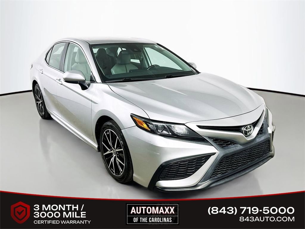 Used 2021 Toyota Camry SE image 1