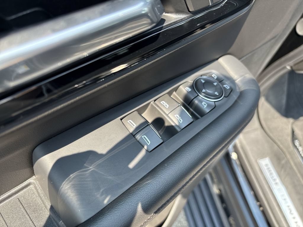 Certified 2025 Chevrolet Tahoe High Country AWD/4WD image 29