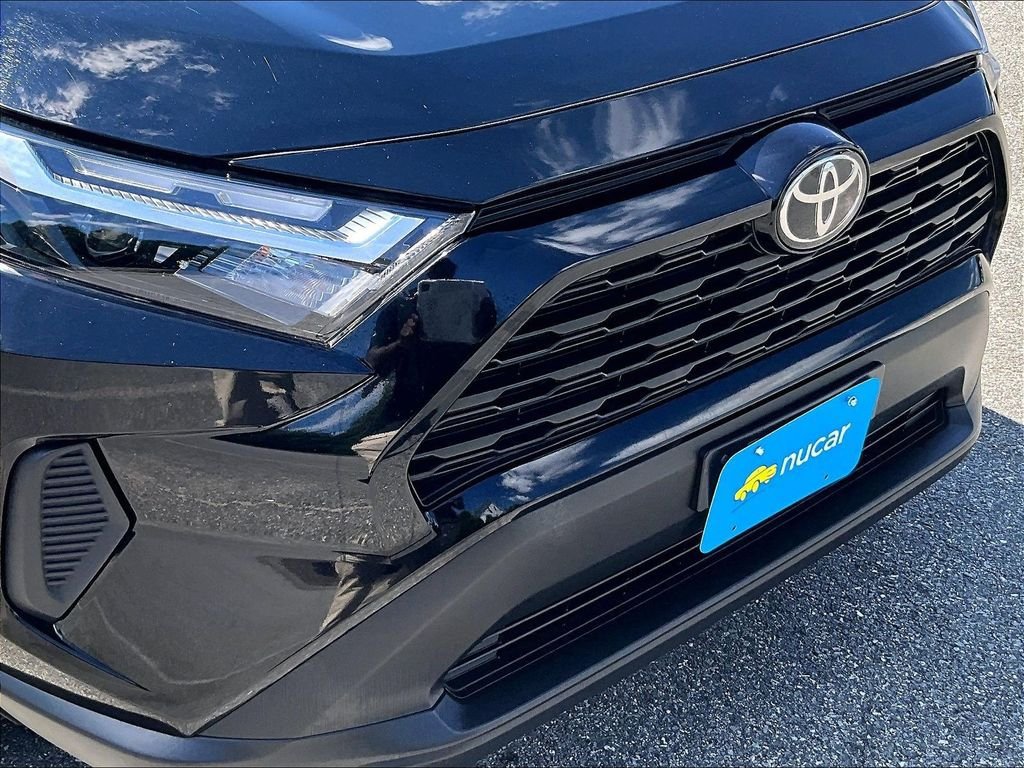 Used 2025 Toyota RAV4 XLE AWD/4WD image 32