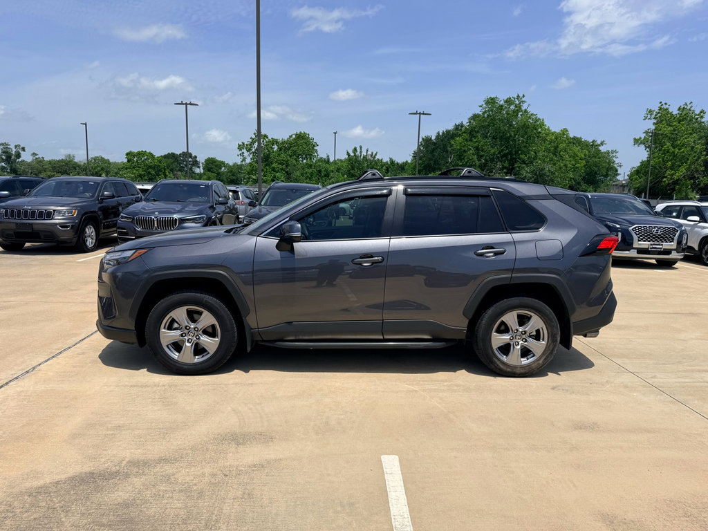 Used 2025 Toyota RAV4 XLE w/ Convenience Package FWD image 9