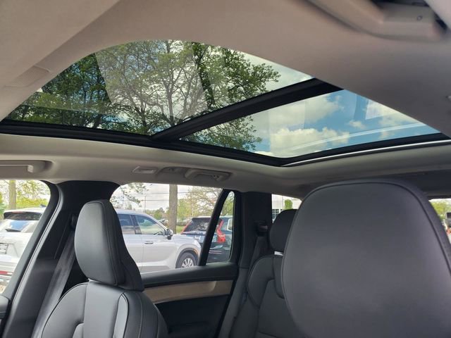 Certified 2025 Volvo XC90 B6 Plus w/ Protection Package Premier AWD/4WD image 14