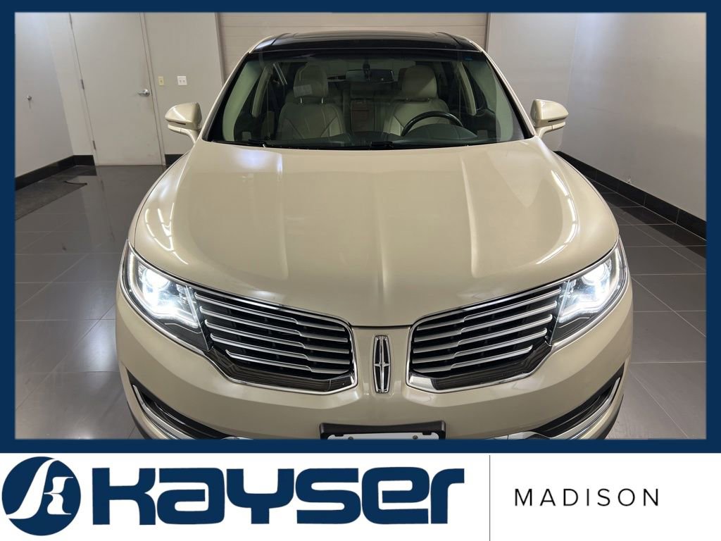 Used 2016 Lincoln MKX Reserve AWD/4WD image 2