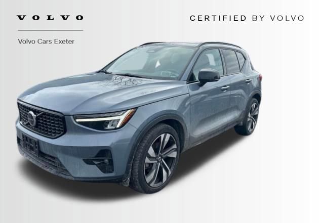 Certified 2023 Volvo XC40 B5 Plus w/ Protection Package Premier image 1