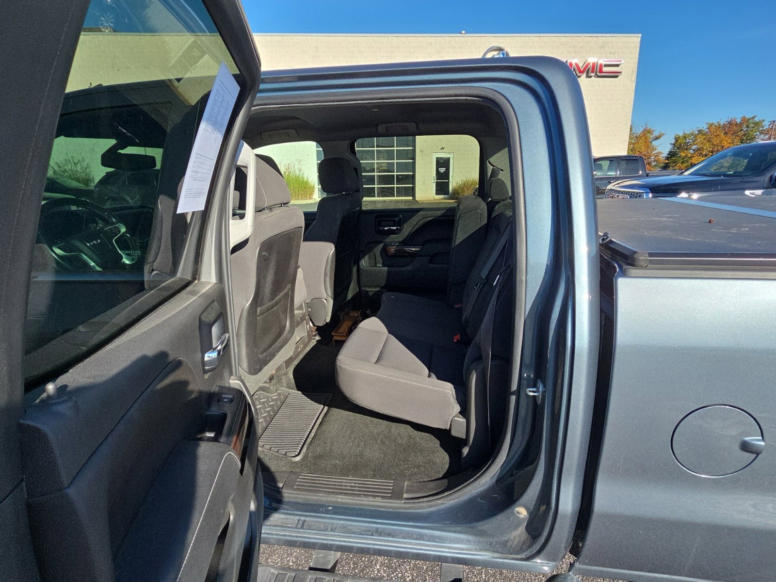 Used 2014 GMC Sierra 1500 SLE w/ SLE Value Package AWD/4WD image 9