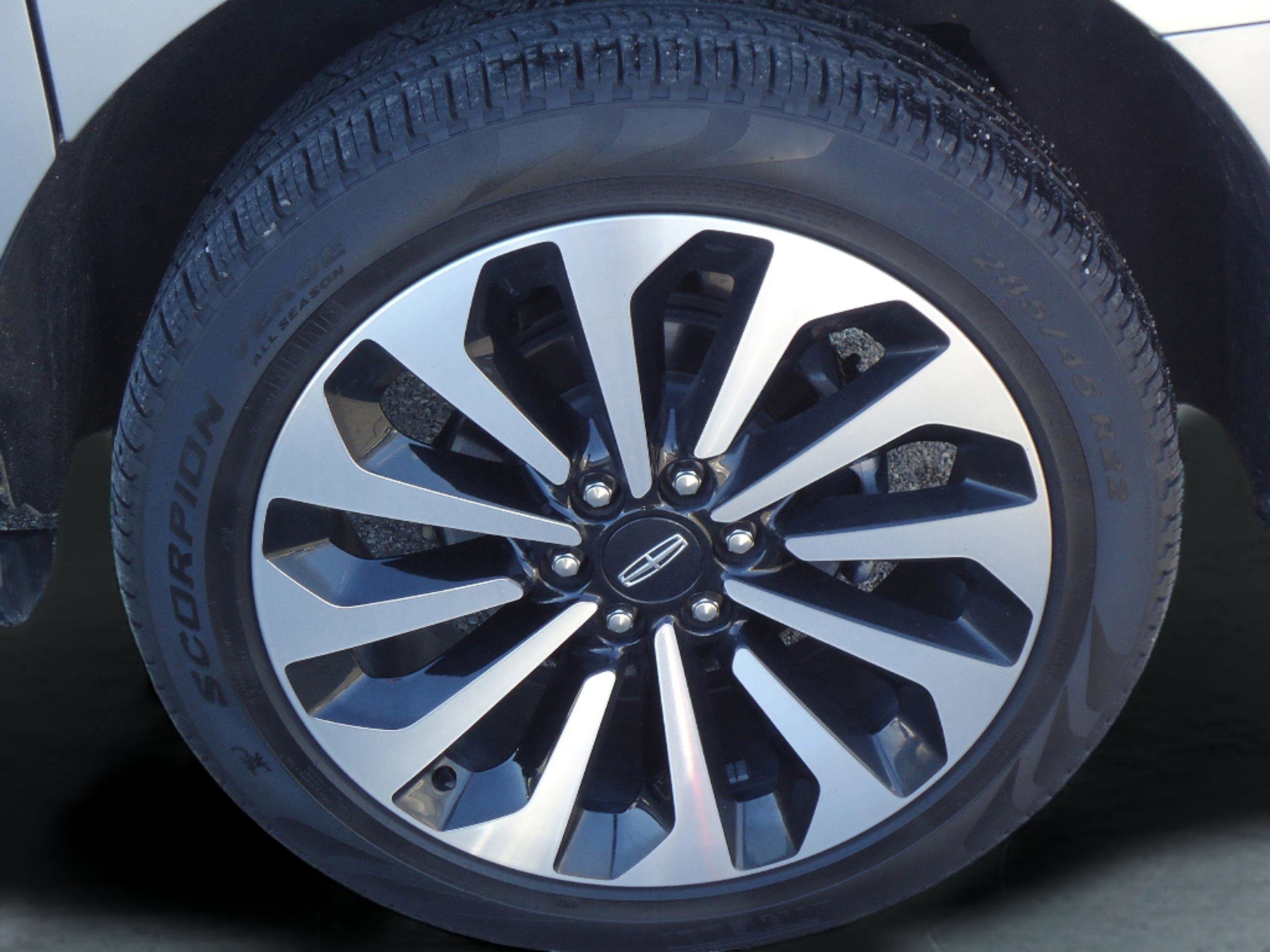 Used 2024 Lincoln Navigator L Reserve image 9