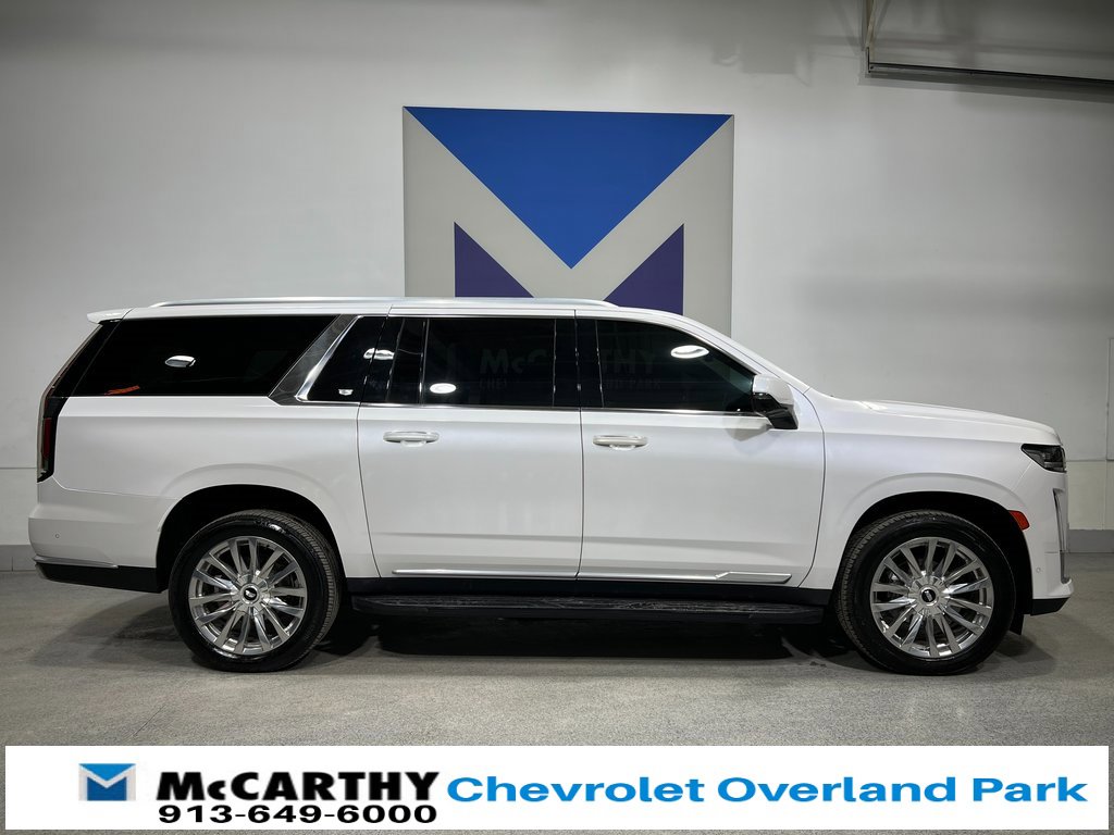 Used 2021 Cadillac Escalade ESV Premium Luxury w/ LPO, Illumination Package image 4