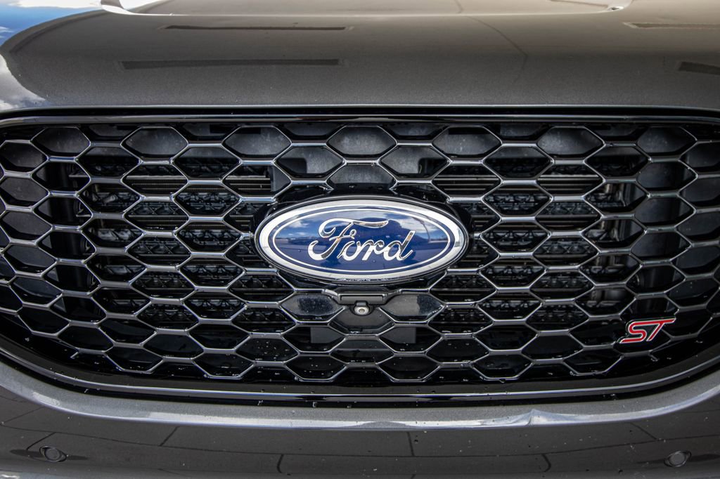 Used 2019 Ford Edge ST w/ Equipment Group 401A AWD/4WD image 7