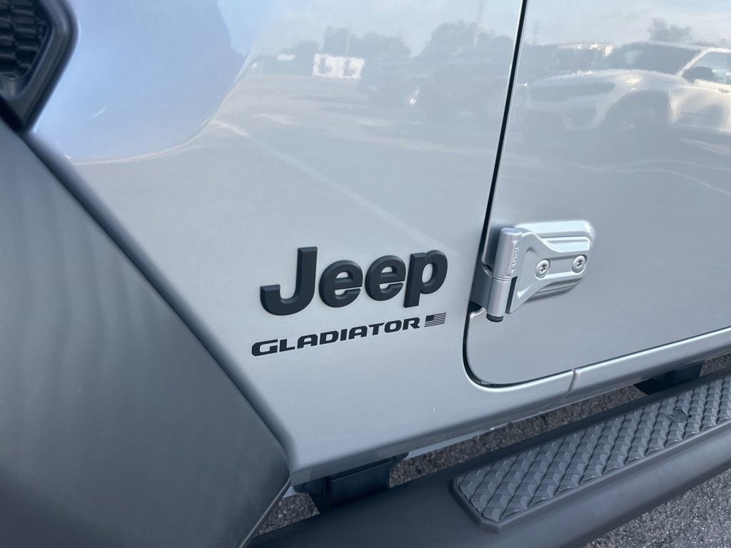 Certified 2024 Jeep Gladiator Sport image 18