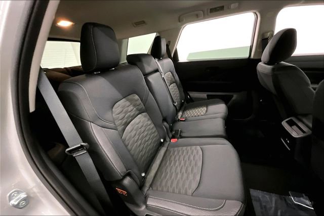 New 2025 Nissan Pathfinder S image 31