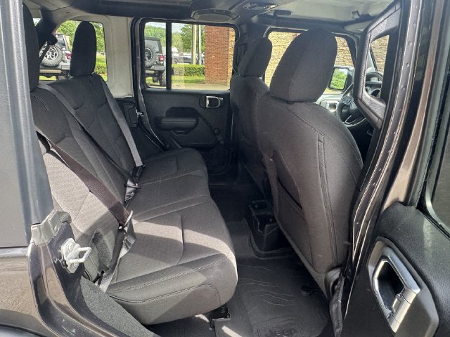 Used 2023 Jeep Wrangler Unlimited Sport AWD/4WD image 15