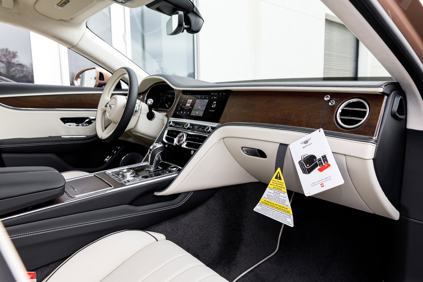 New 2026 Bentley Flying Spur Plug-In Hybrid image 38