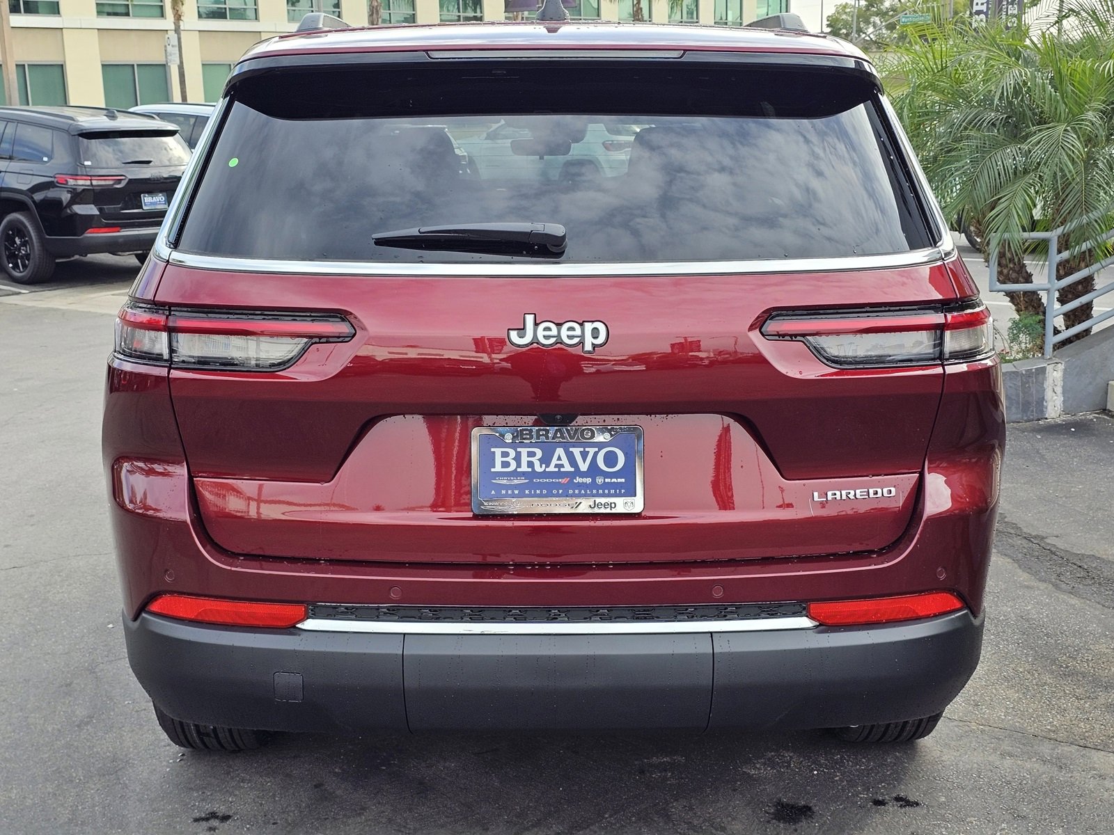 New 2025 Jeep Grand Cherokee L Laredo image 6