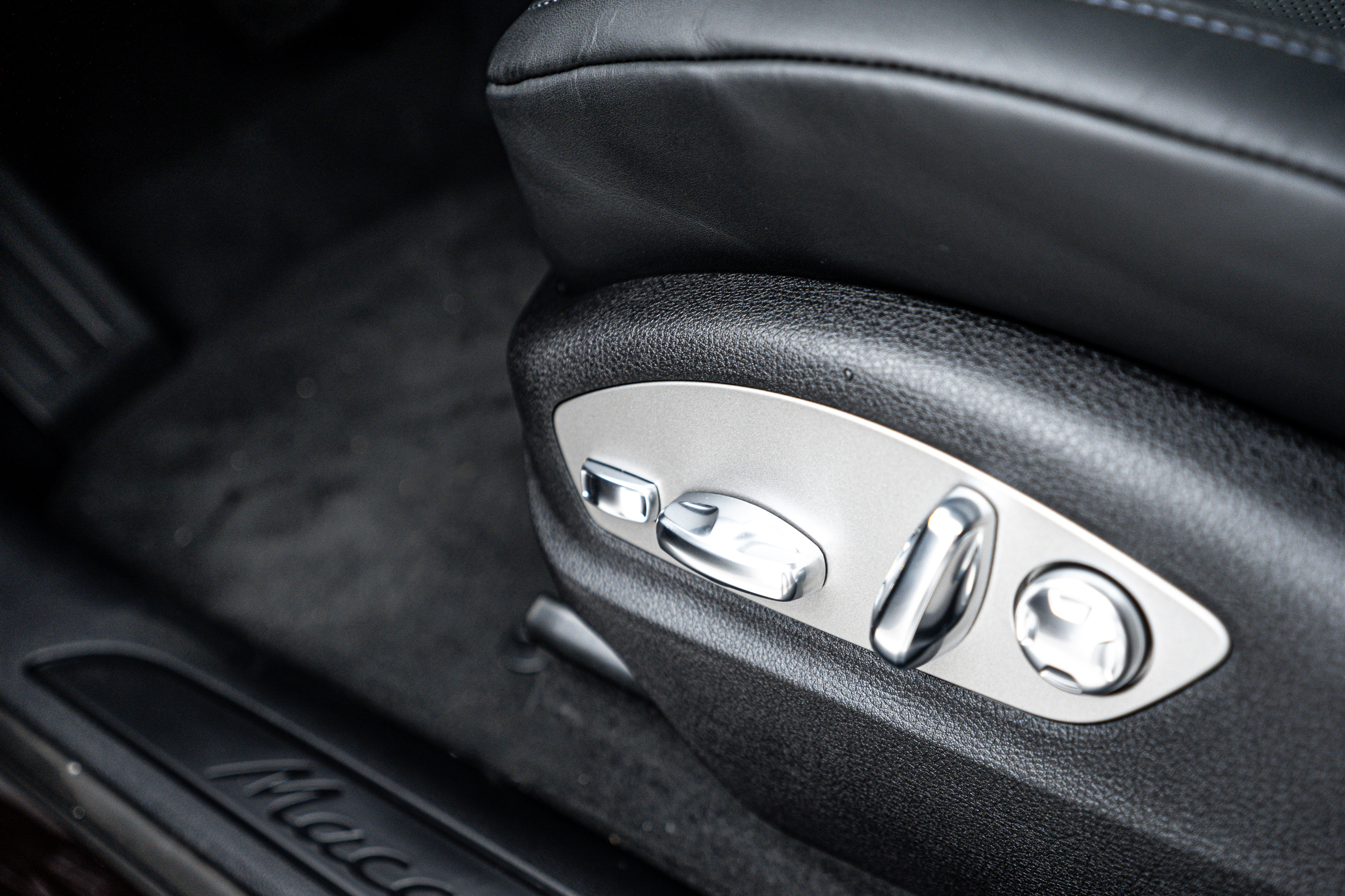 Certified 2026 Porsche Macan image 19