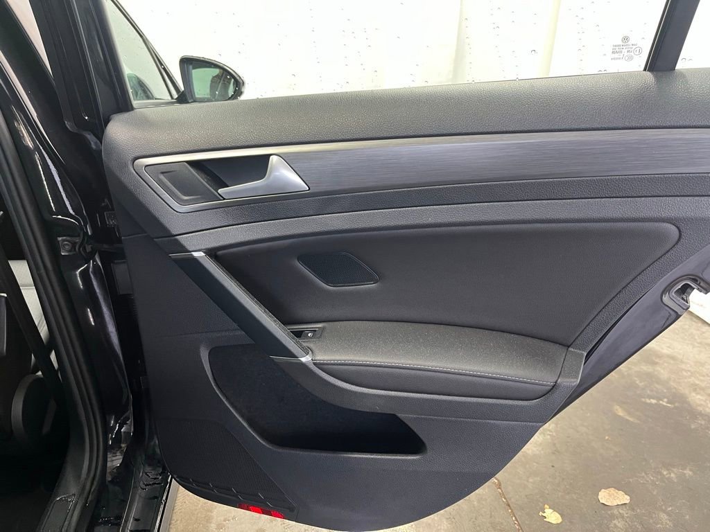 Used 2019 Volkswagen Golf SE w/ Driver Assistance Package image 25