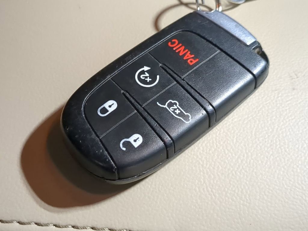 Used 2020 Jeep Grand Cherokee Limited image 46