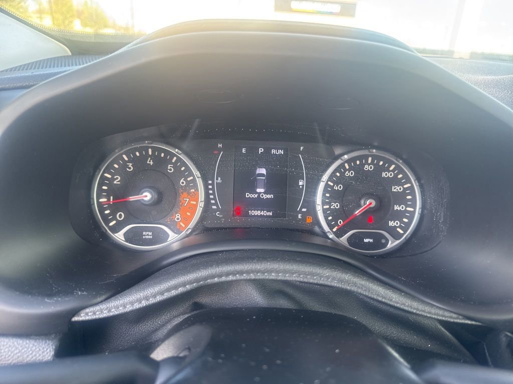 Used 2017 Jeep Renegade Latitude w/ Cold Weather Group image 2