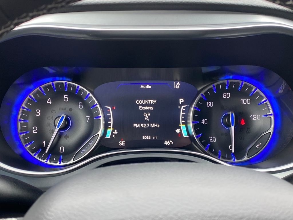 Used 2026 Chrysler Pacifica Limited image 27