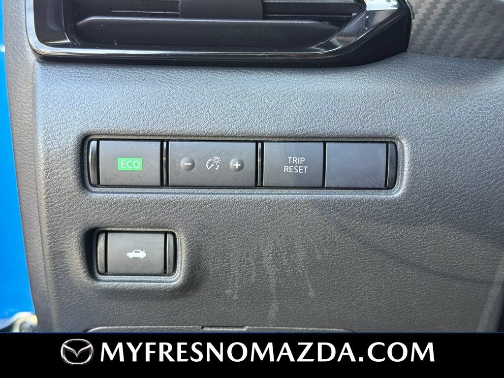 Used 2025 Nissan Sentra SR w/ SR Premium Package FWD image 29