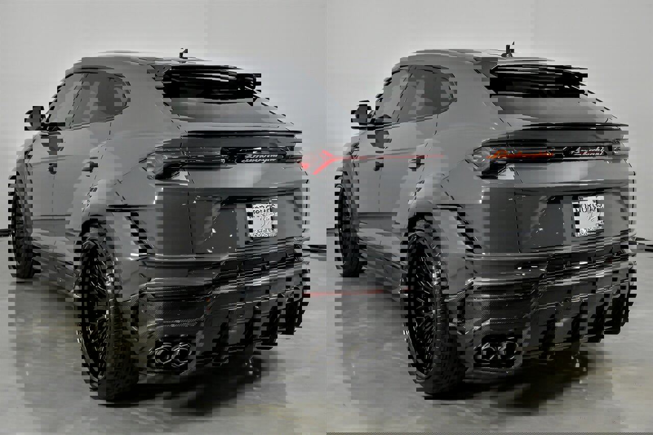 Used 2023 Lamborghini Urus Performante image 12