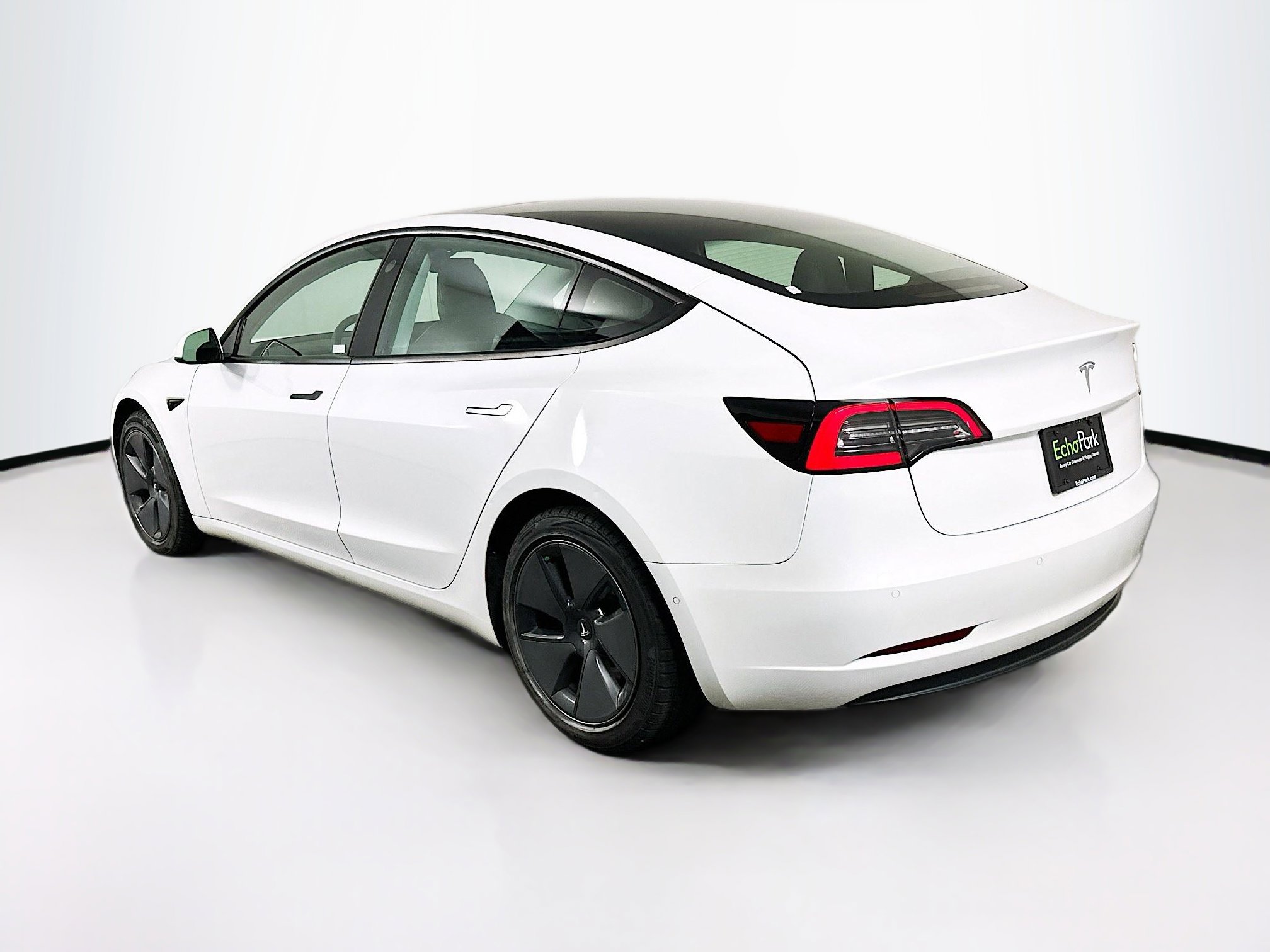 Used 2021 Tesla Model 3 Standard Range Plus RWD image 5