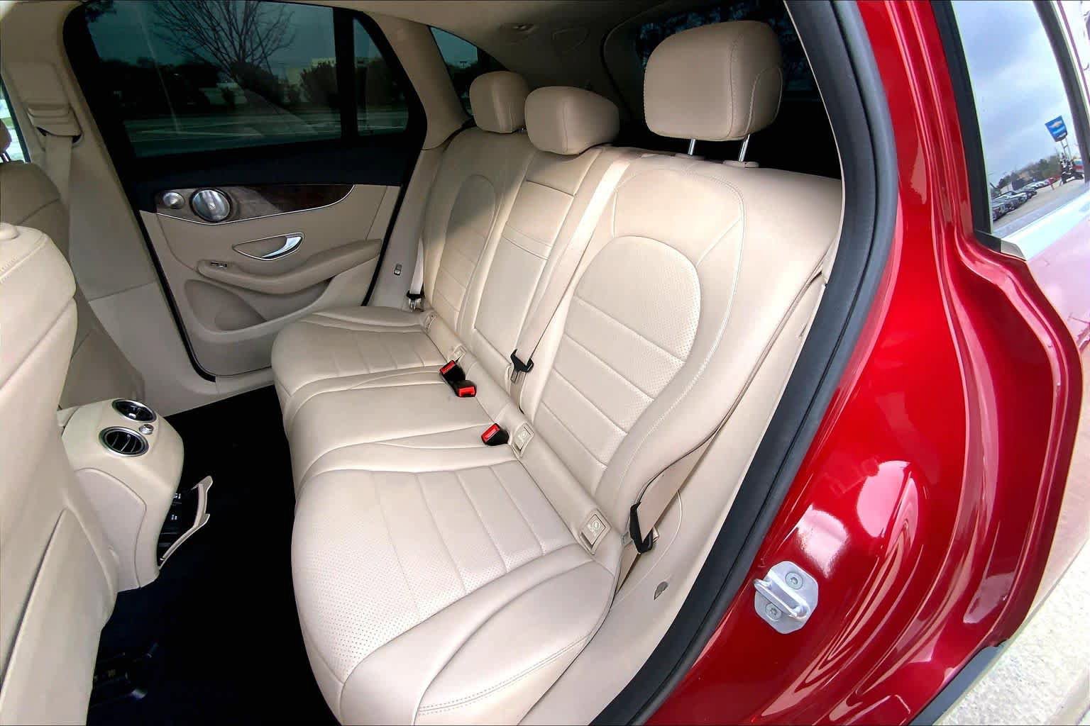 Used 2017 Mercedes-Benz GLC 300 4MATIC image 21