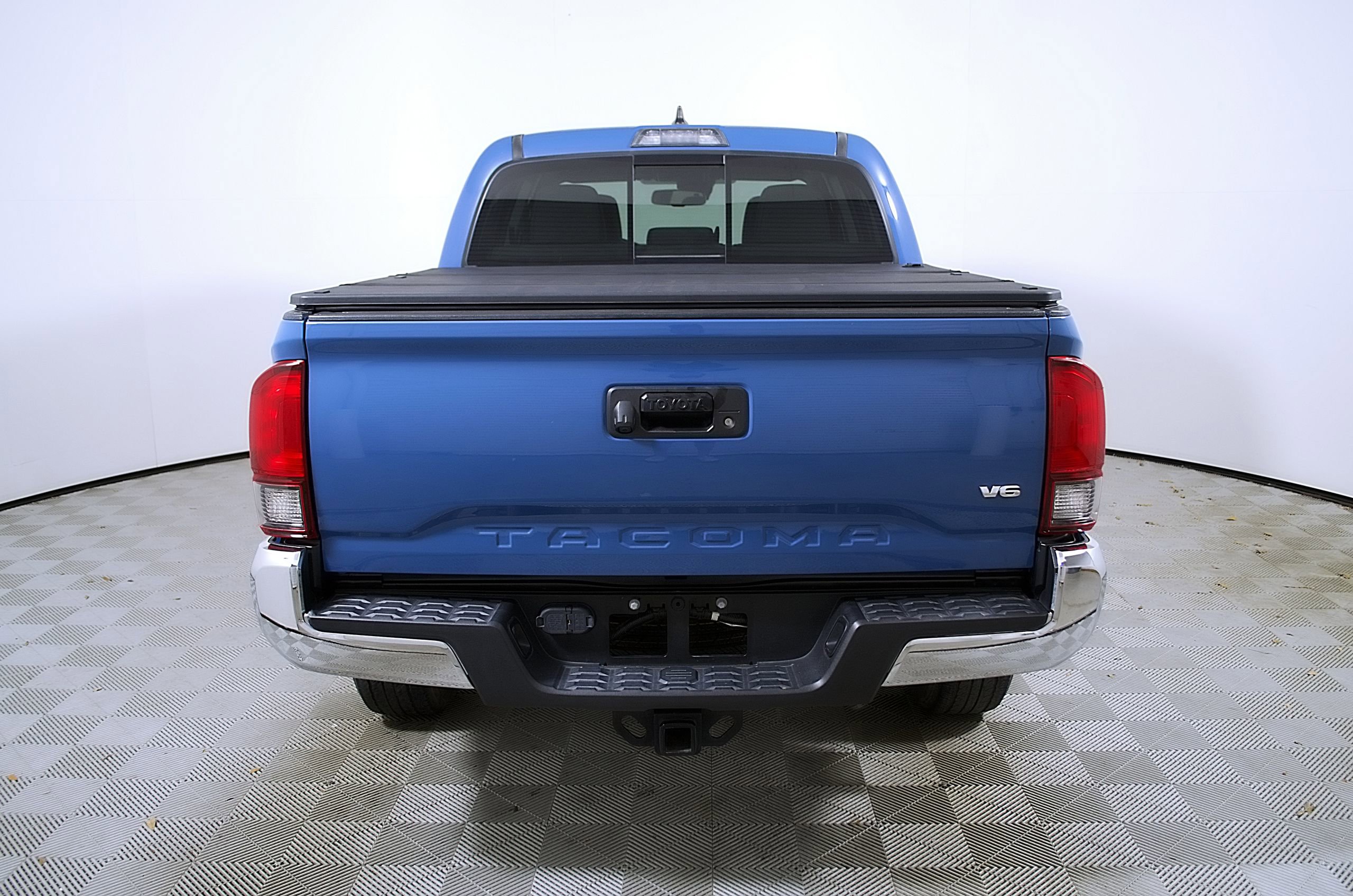 Used 2019 Toyota Tacoma SR5 RWD image 9
