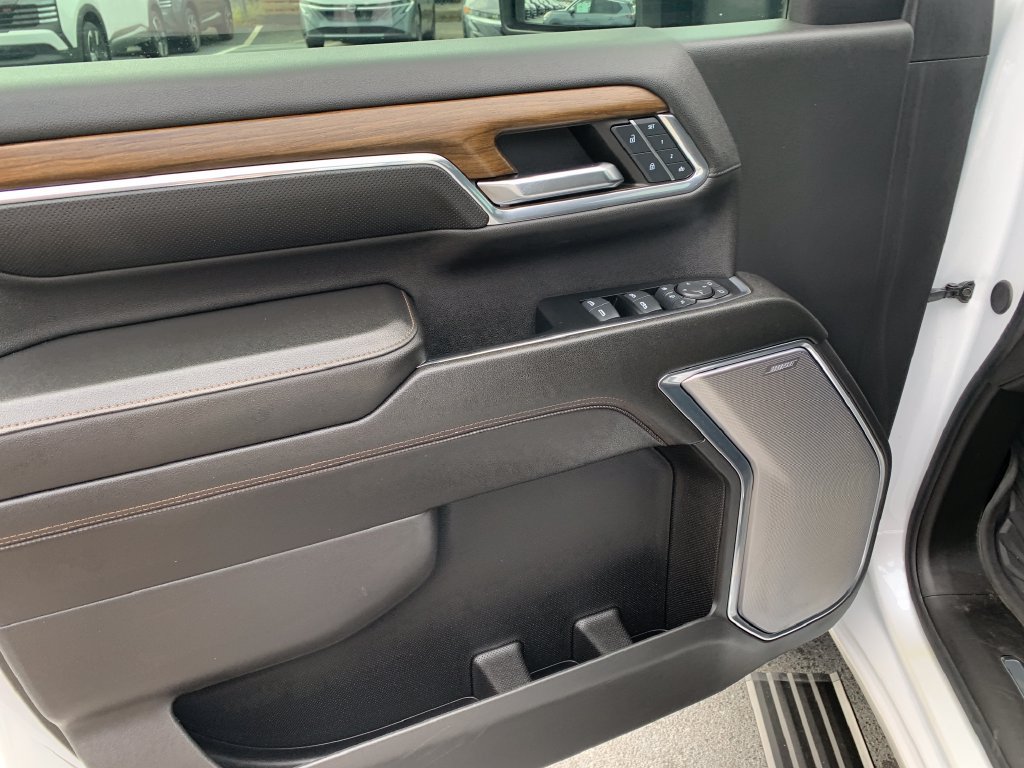 Used 2024 Chevrolet Silverado 2500 High Country w/ High Country Premium Package AWD/4WD image 18