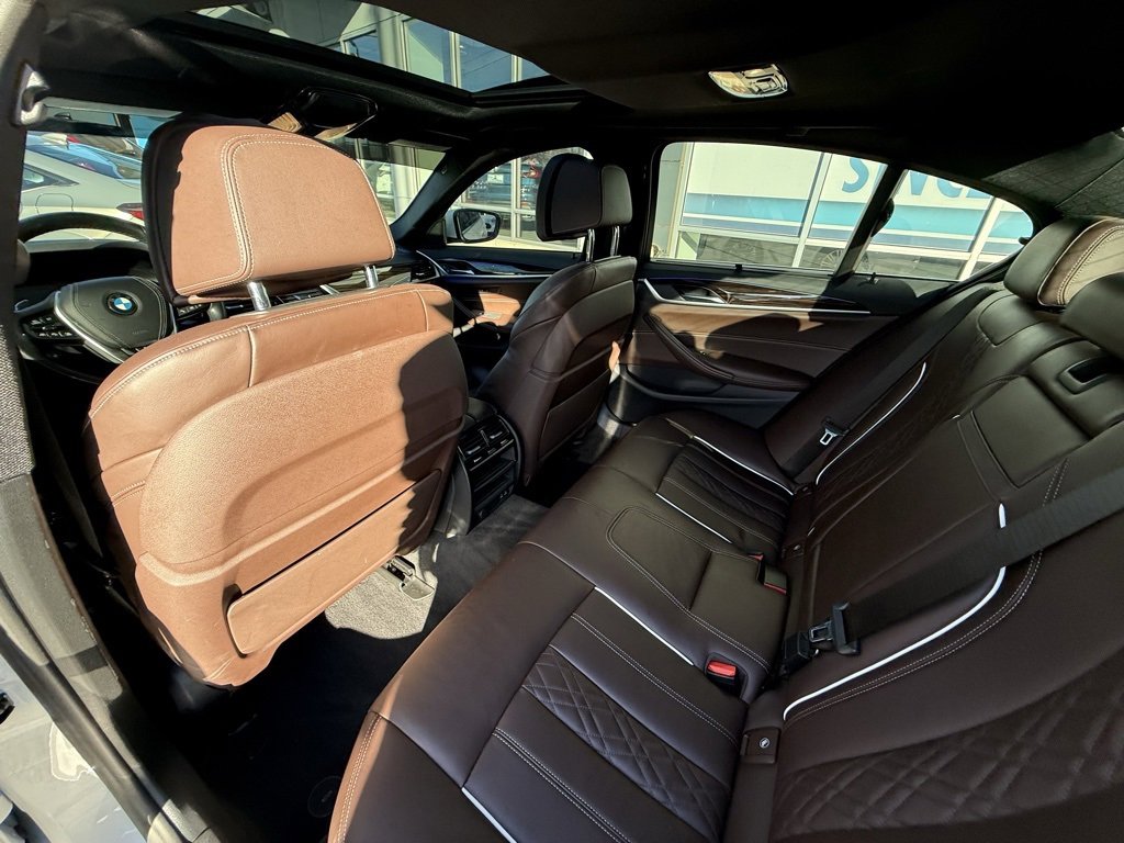 Used 2020 BMW 530i xDrive w/ M Sport Package image 29