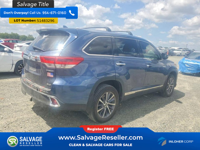 Used 2019 Toyota Highlander XLE AWD/4WD image 4