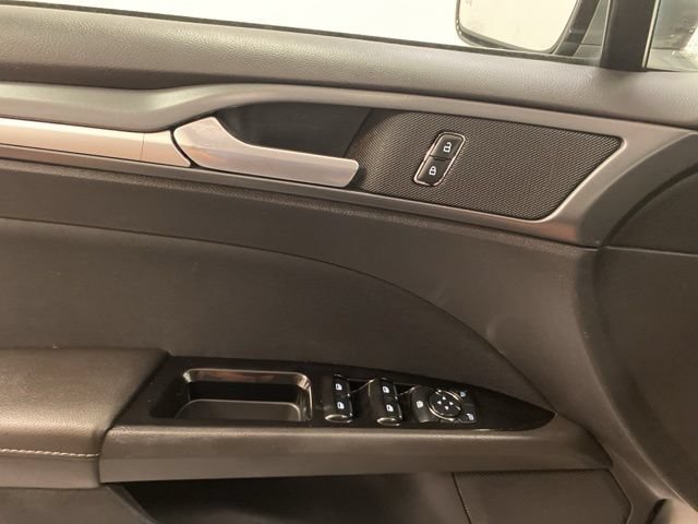 Used 2013 Ford Fusion SE FWD image 15