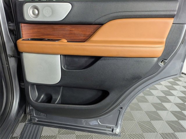 Used 2021 Lincoln Navigator Reserve w/ Luxury Package image 34