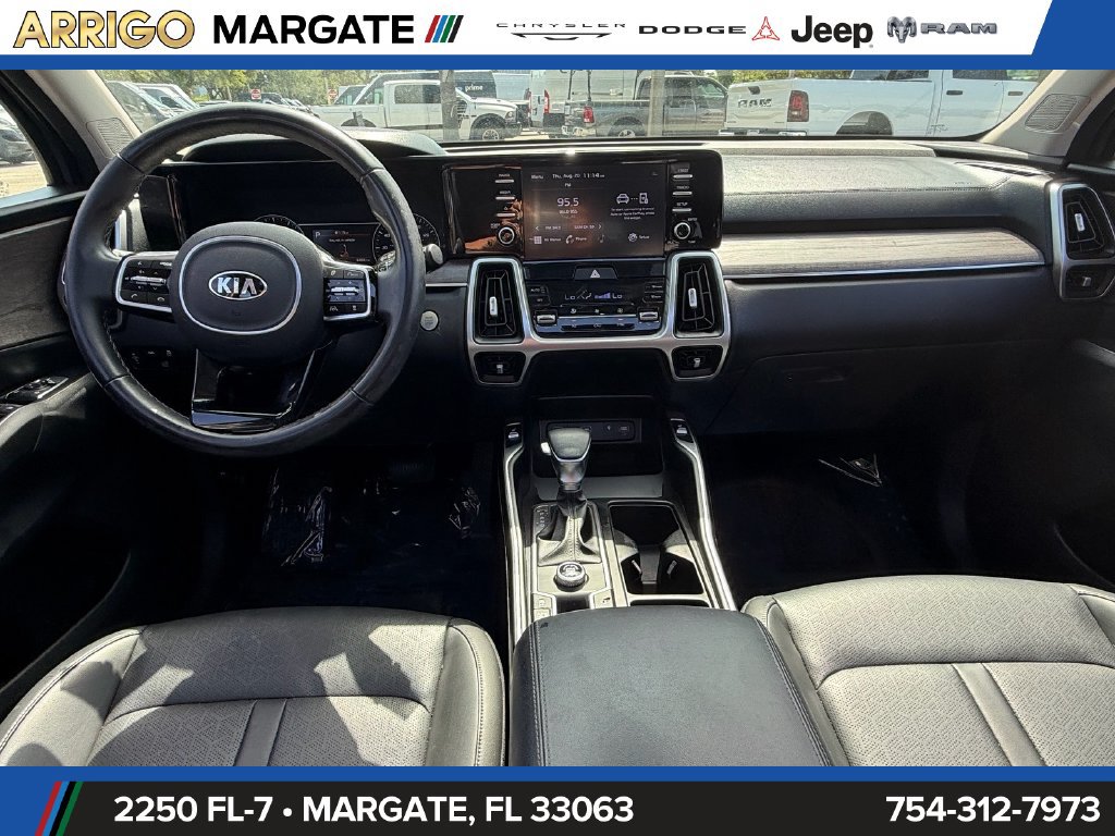Used 2021 Kia Sorento EX w/ Panoramic Sunroof Package FWD image 13