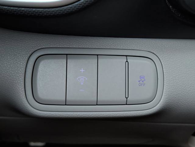 Certified 2023 Hyundai Venue SEL w/ Cargo Package image 21