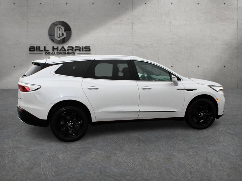 Used 2023 Buick Enclave Essence w/ Sport Touring Edition image 7