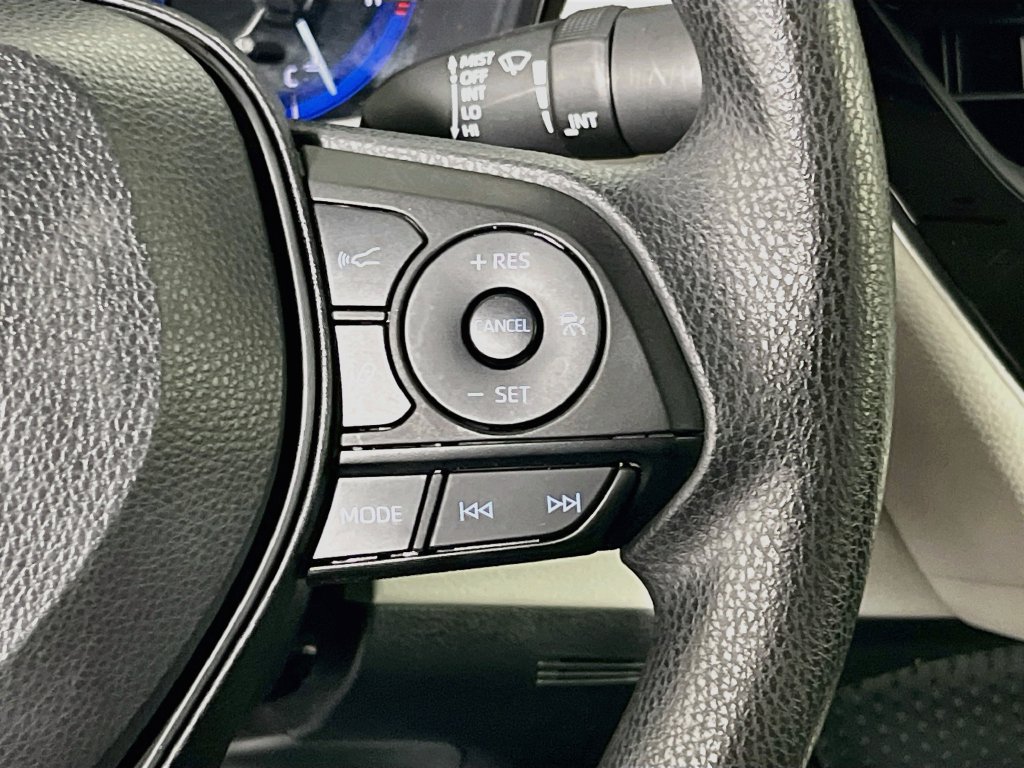 Used 2022 Toyota Corolla LE FWD image 17