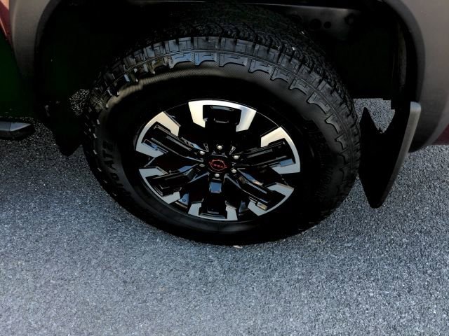 Certified 2022 Nissan Frontier PRO-4X image 8