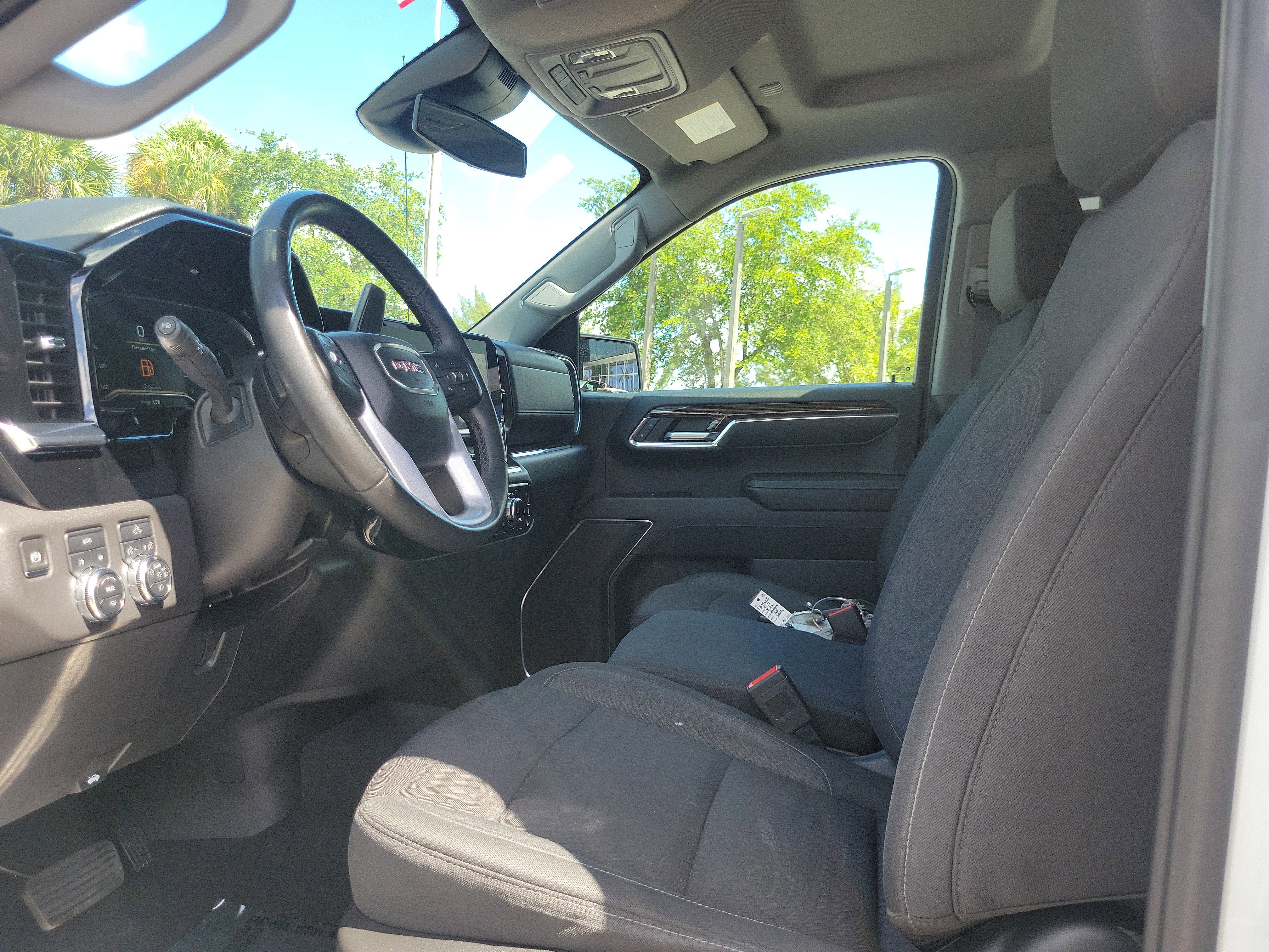 Used 2023 GMC Sierra 1500 Elevation image 12