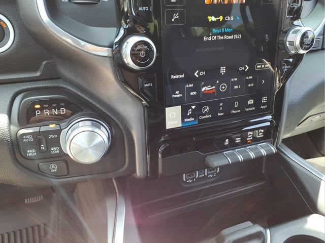 Used 2023 RAM 1500 Laramie AWD/4WD image 19