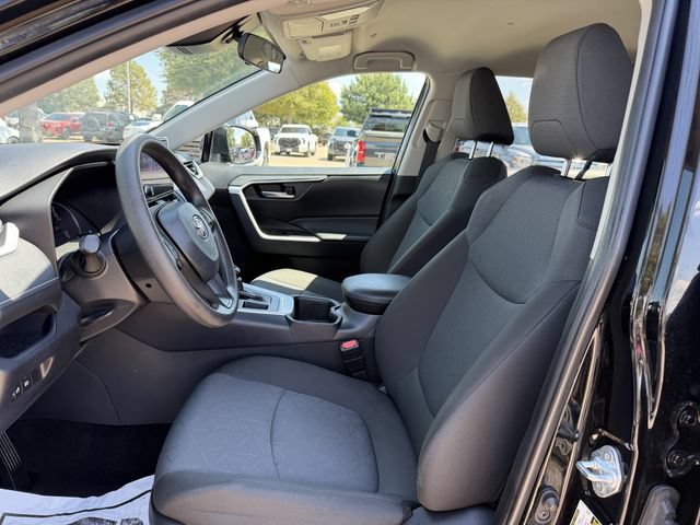 Used 2025 Toyota RAV4 XLE FWD image 23