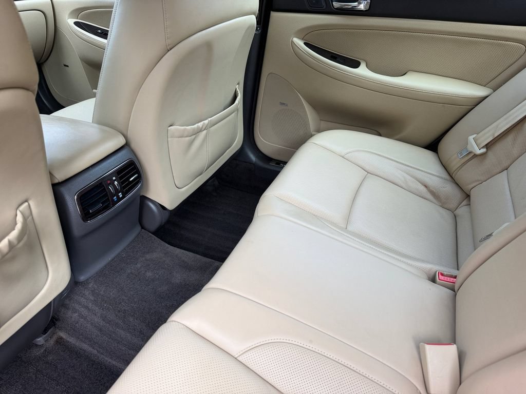 Used 2010 Hyundai Genesis 4.6 w/ Technology Pkg 5 RWD image 15